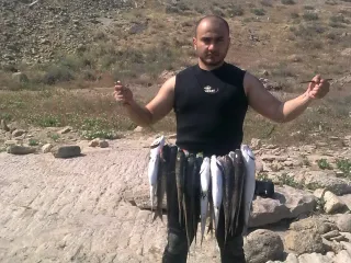 gdeto tam v doli